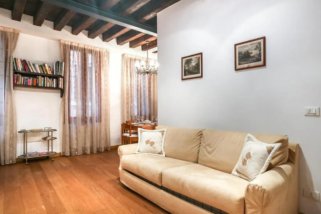 Mela Luxury Venice Apartments