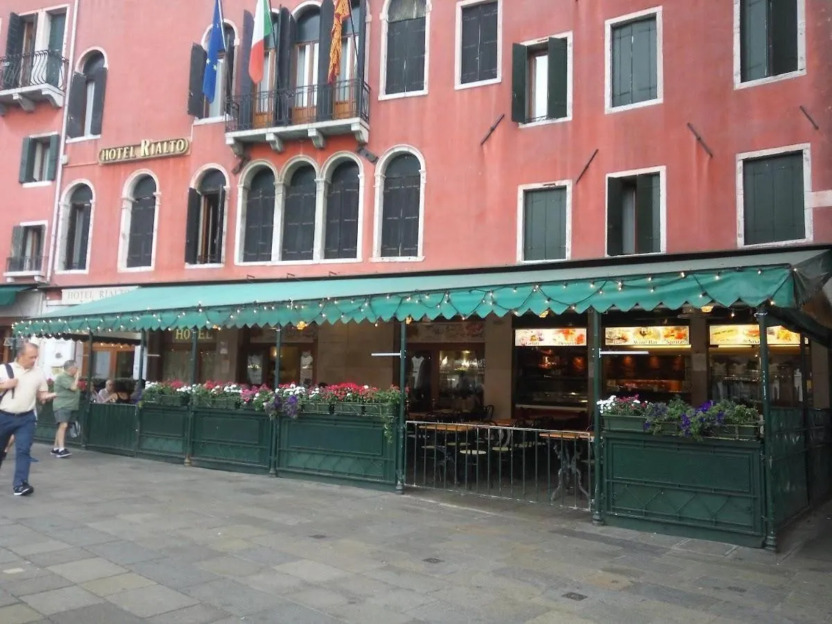 Mela Luxury Venice Apartments